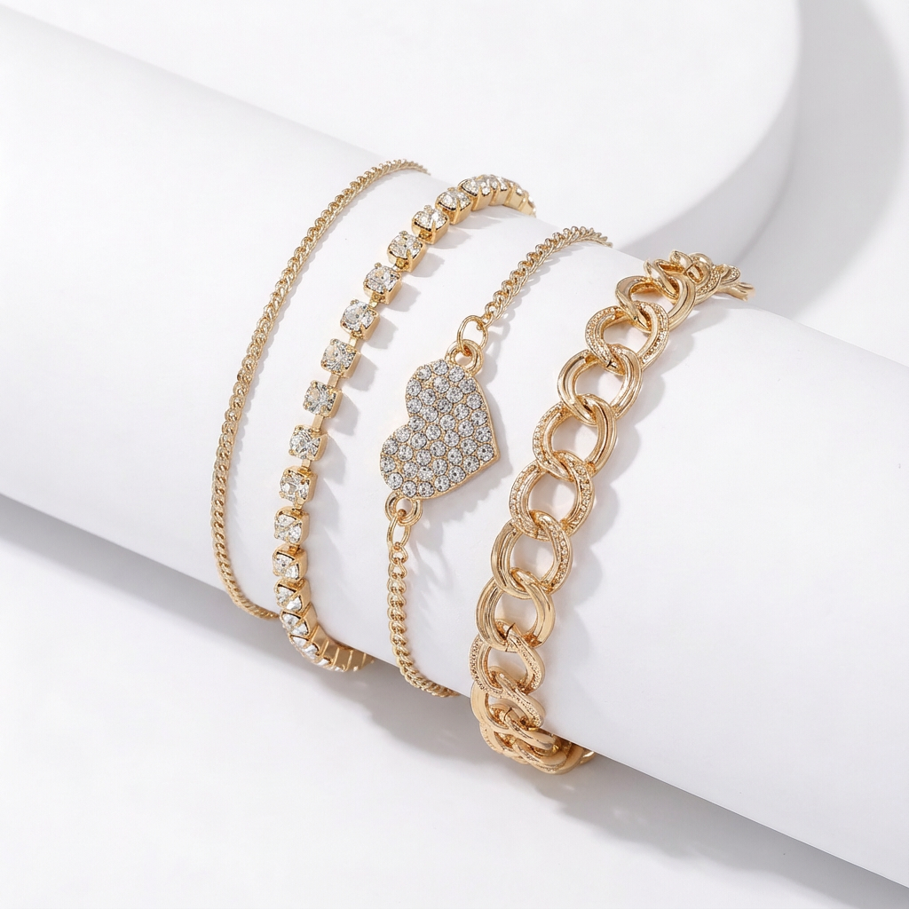 Kit 4 Pulseiras Douradas com strass e pingente de coração