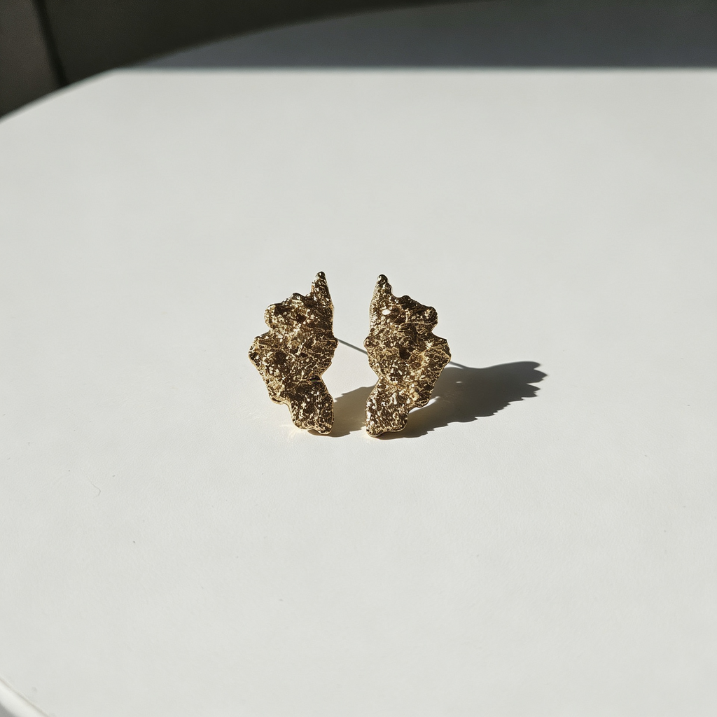 Brinco Dourado texturizado orgânico