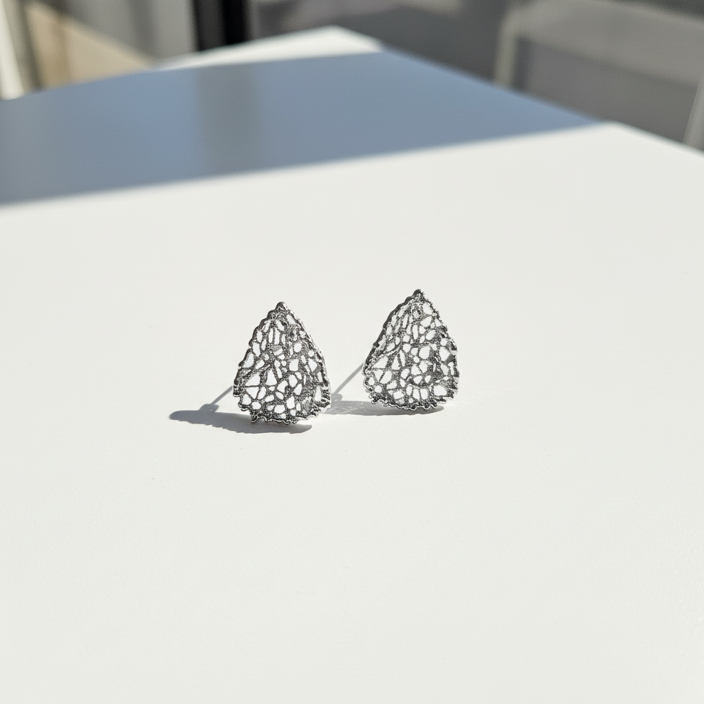 Brinco Prata Gota rendada vazada