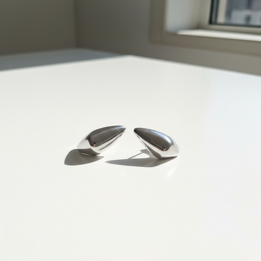 Brinco Prateado Formato orgânico