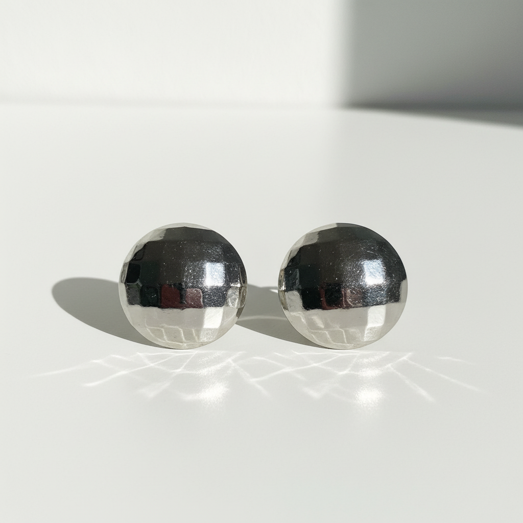 Brinco Prata Redondo Facetado em Aço Inoxidável 316L