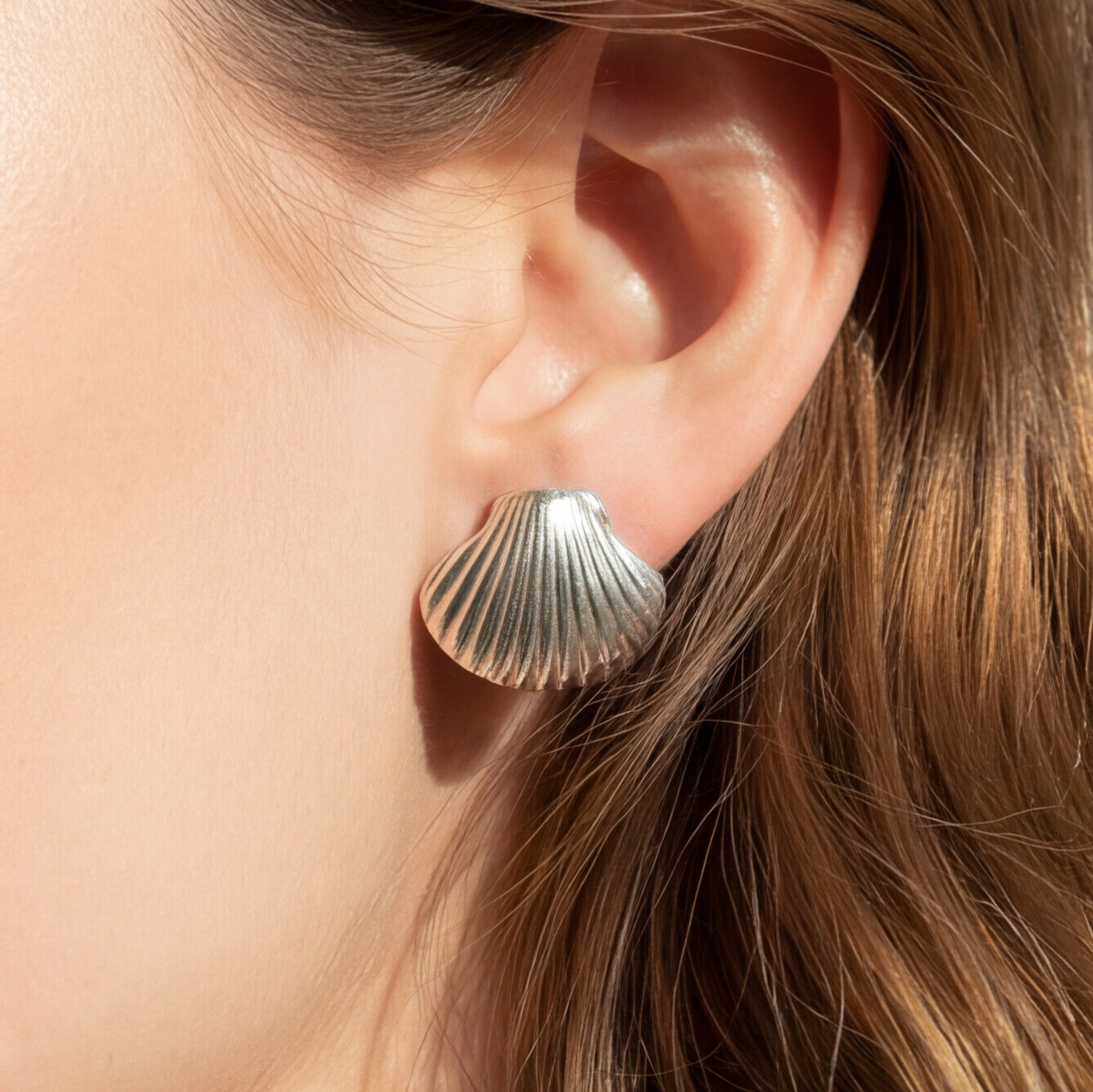 Brinco Prateado Formato de concha