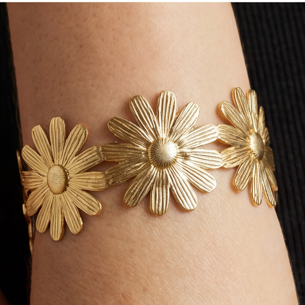 Bracelete Dourado com flores margarida