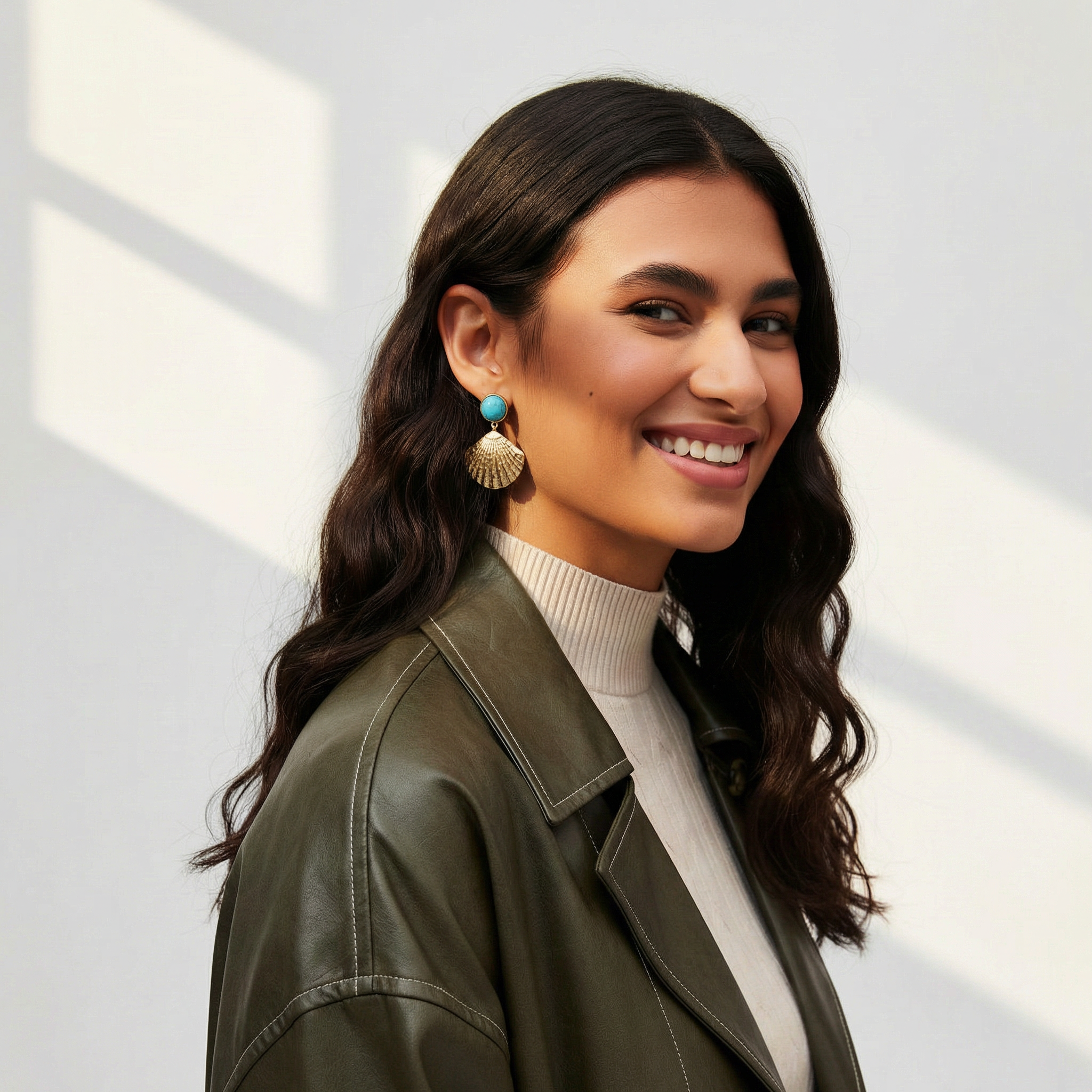 Brinco Dourado e Azul Concha