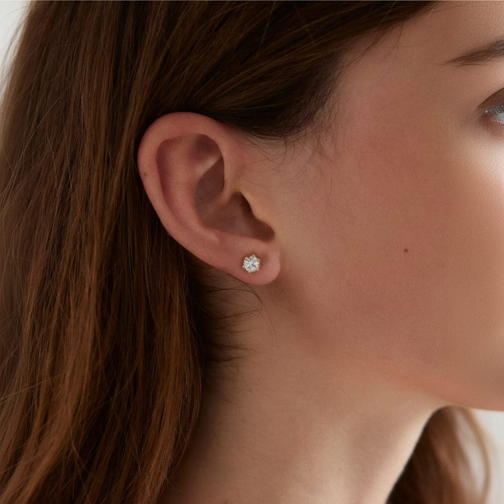 Kit 3 Brincos Dourado e Prata de bolinha, com strass e formato de concha