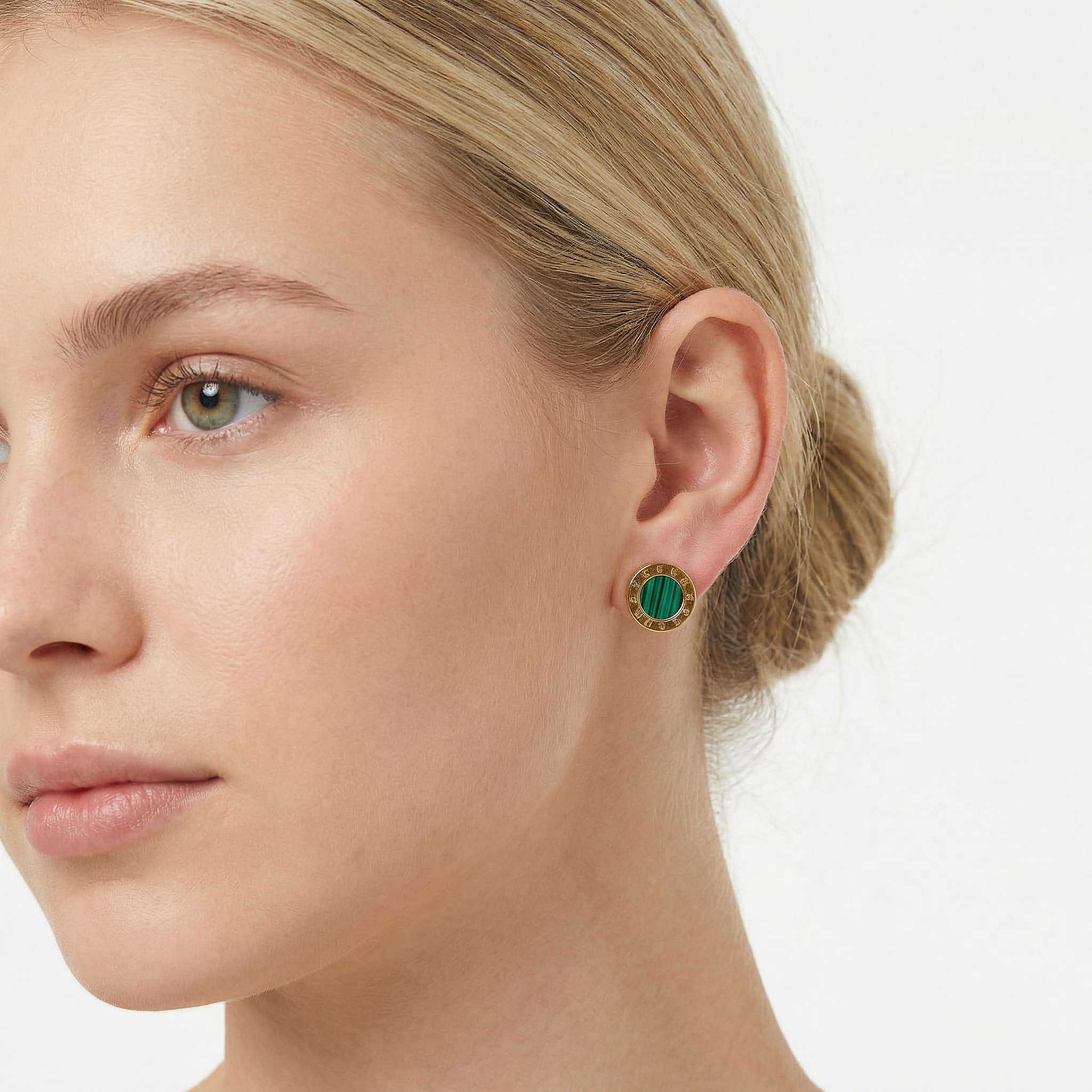 Kit 3 Brincos Dourado e Verde em aço inoxidável com detalhes verde e strass