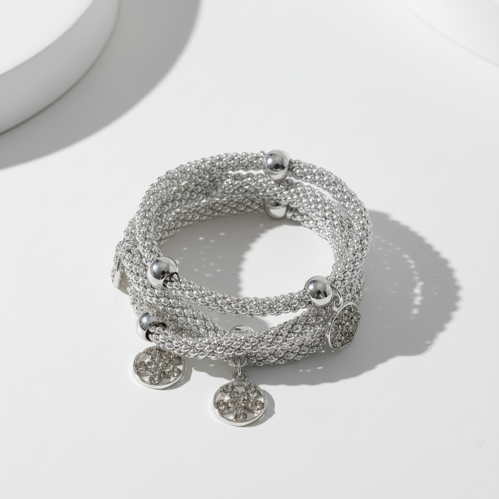 Pulseira Prata com pingentes de flor e strass