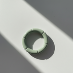 Pulseira Verde de Tubos Elos Curvos em Resina