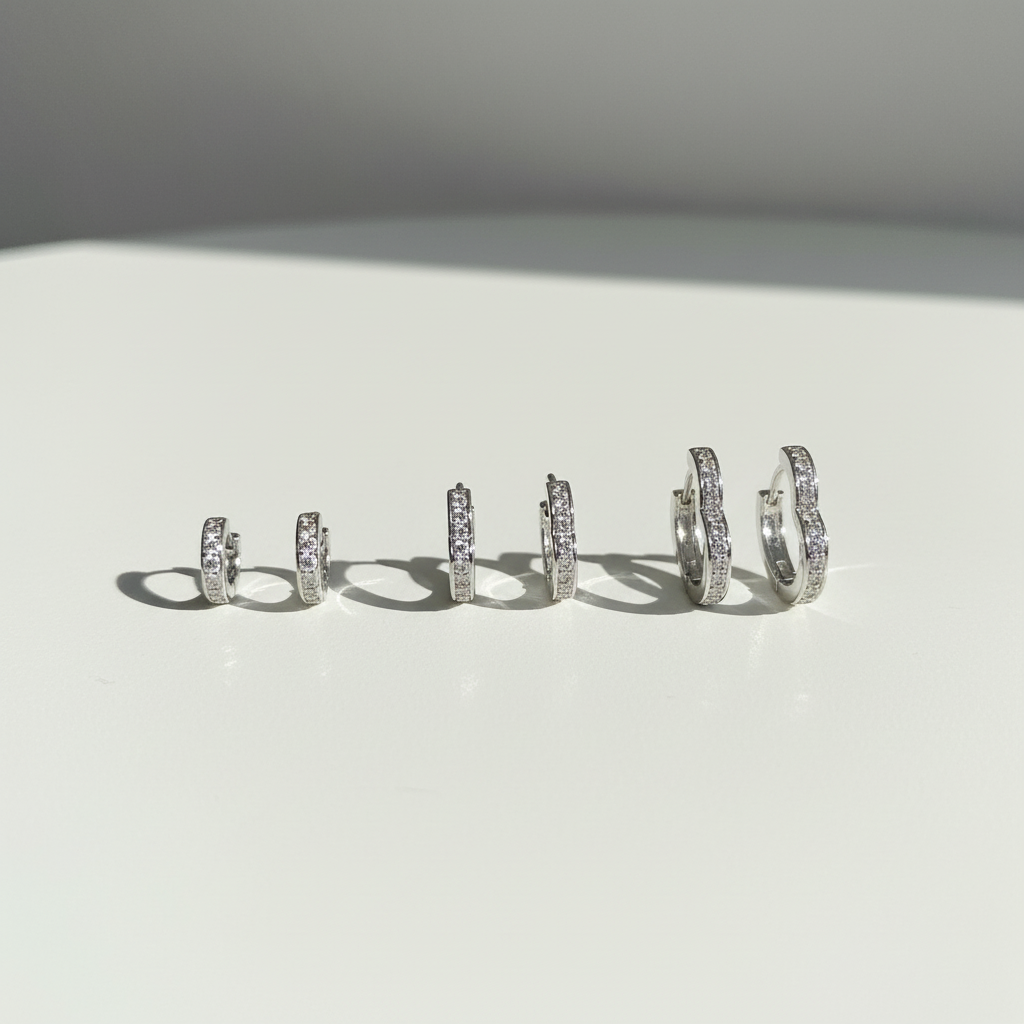 Kit 3 Brincos Prata com Argolas de coração com strass