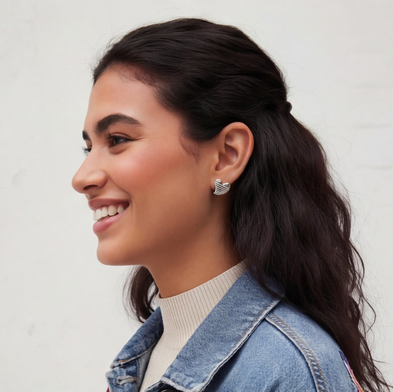 Brinco - Prata - Coração Ondulado em Aço Inoxidável