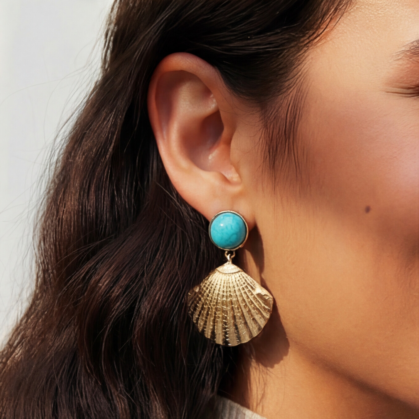 Brinco Dourado e Azul Concha