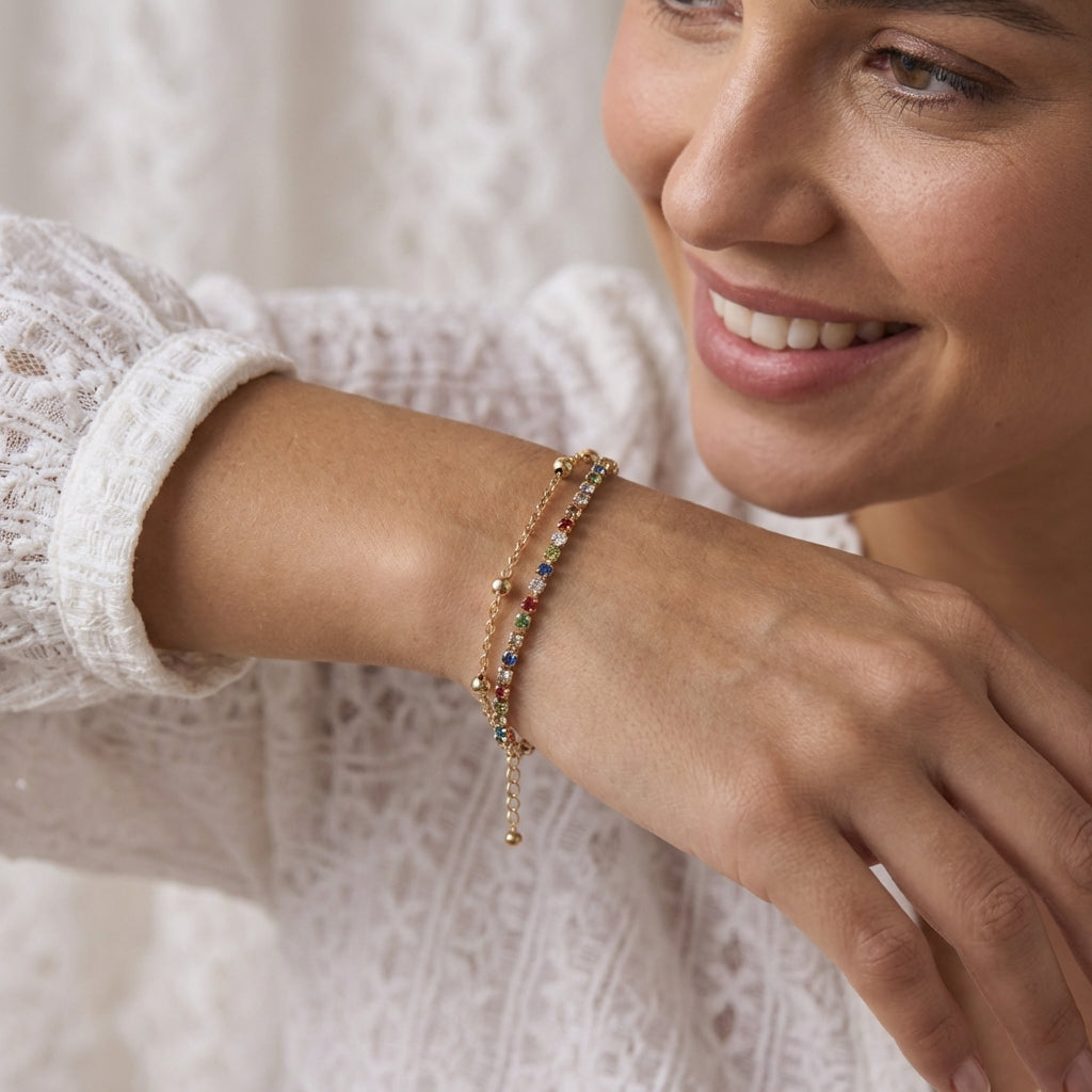 Pulseira Dourada com strass colorido e esferas douradas