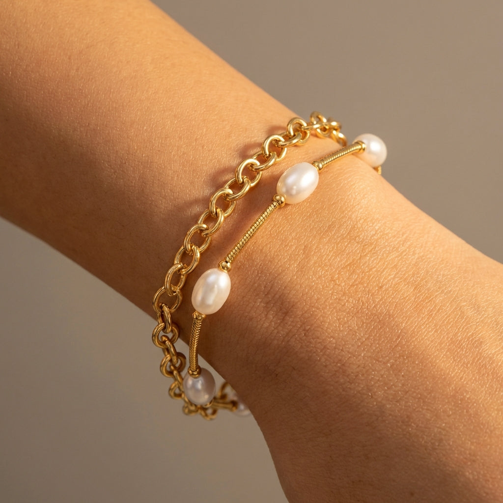 Pulseira Dourada de duas voltas com elos variados e pérolas brancas